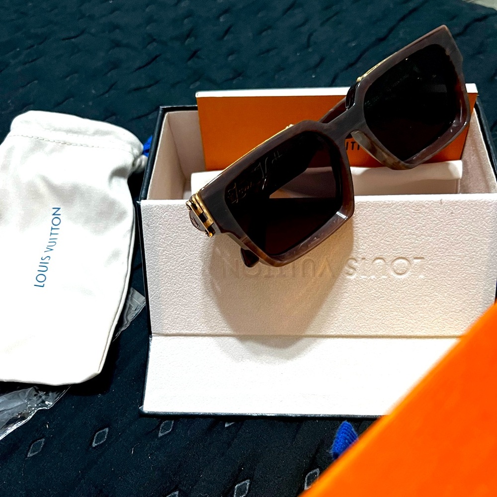 Louis Vuitton × Virgil Abloh
Louis Vuitton Millionaire Sunglasses